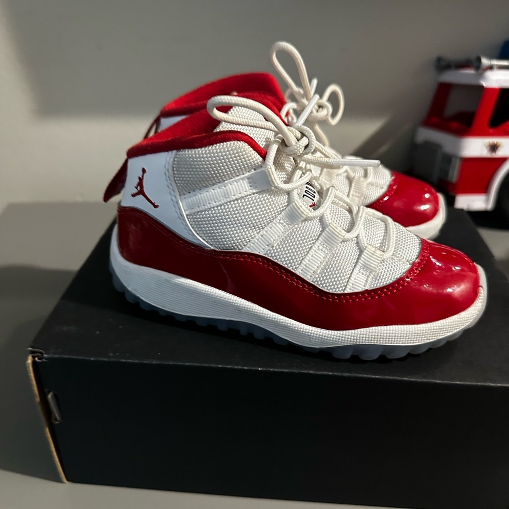 Jordan Cherry Retro 11 Toddler 9C
